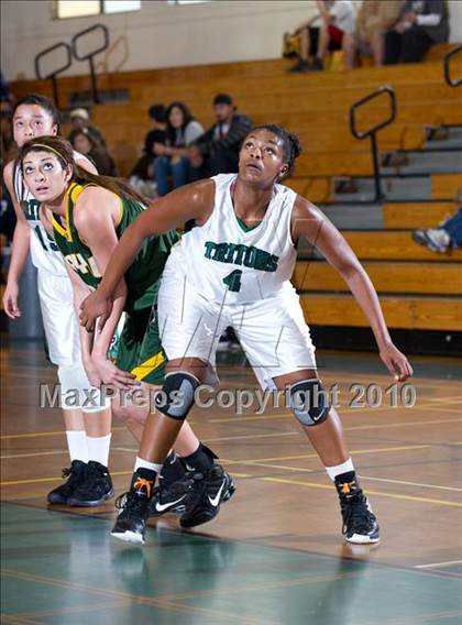 Thumbnail 2 in Royal vs. Pacifica (Santa Barbara Tournament of Champions) photogallery.
