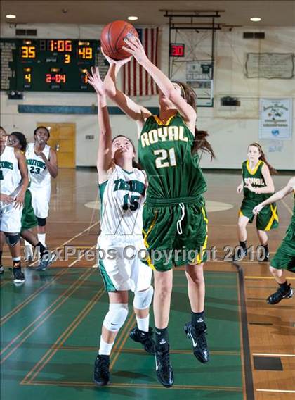Thumbnail 2 in Royal vs. Pacifica (Santa Barbara Tournament of Champions) photogallery.