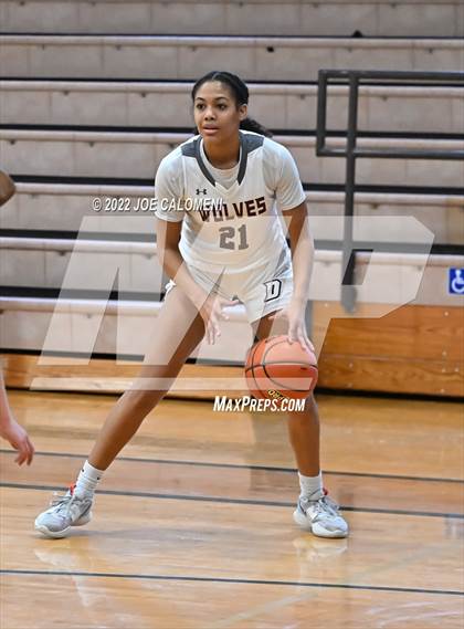 Thumbnail 2 in Davenport Vs Yoakum (Marion Basketball Tournament) photogallery.
