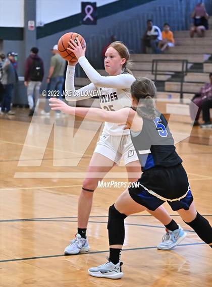 Thumbnail 2 in Davenport Vs Yoakum (Marion Basketball Tournament) photogallery.