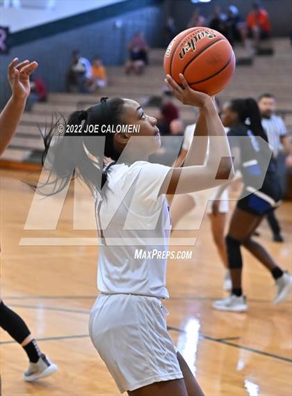 Thumbnail 2 in Davenport Vs Yoakum (Marion Basketball Tournament) photogallery.