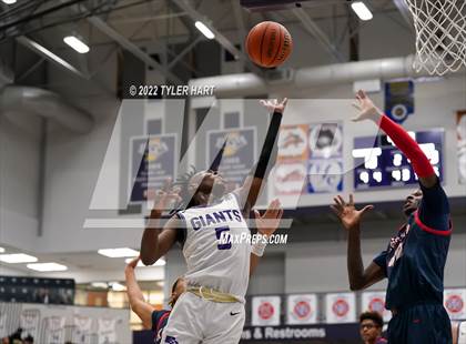 Thumbnail 3 in Kokomo vs. Ben Davis (Sneakers for Santa Shootout) photogallery.