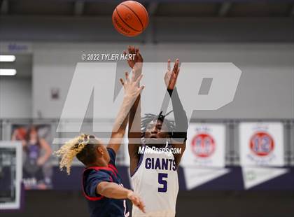 Thumbnail 1 in Kokomo vs. Ben Davis (Sneakers for Santa Shootout) photogallery.