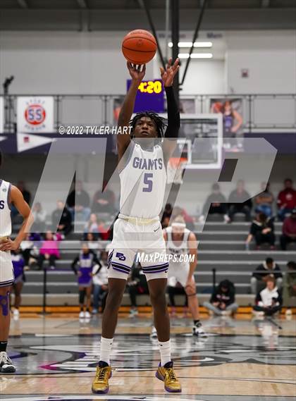 Thumbnail 1 in Kokomo vs. Ben Davis (Sneakers for Santa Shootout) photogallery.
