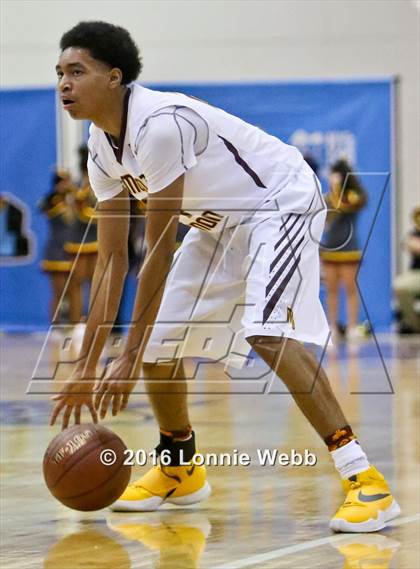 Thumbnail 1 in Cardozo vs Mt. Vernon (SNY Invitational) photogallery.