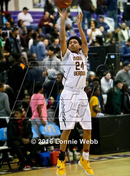 Thumbnail 3 in Cardozo vs Mt. Vernon (SNY Invitational) photogallery.