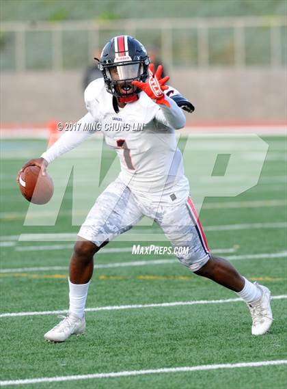 Thumbnail 2 in Huntington Park vs. Cleveland (CIF LACS D2 Final) photogallery.