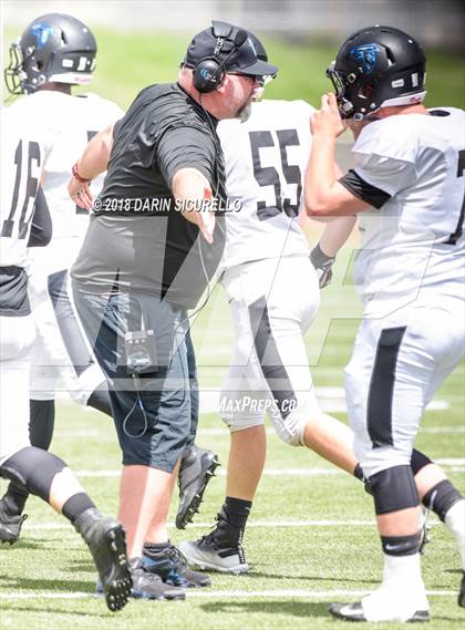Thumbnail 2 in Canyon View vs. Kingman Academy photogallery.