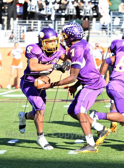 Thumbnail 2 in East Lincoln vs. Tarboro (NCHSAA 2A Final) photogallery.