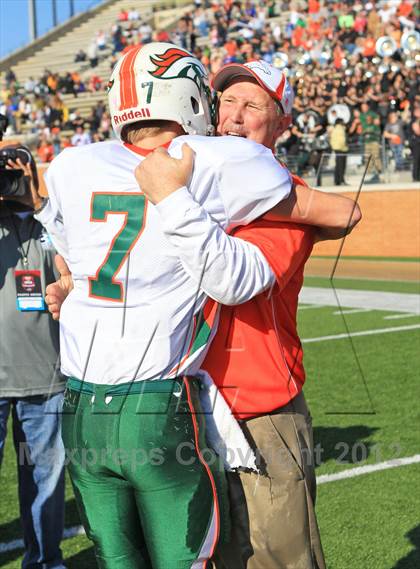 Thumbnail 3 in East Lincoln vs. Tarboro (NCHSAA 2A Final) photogallery.