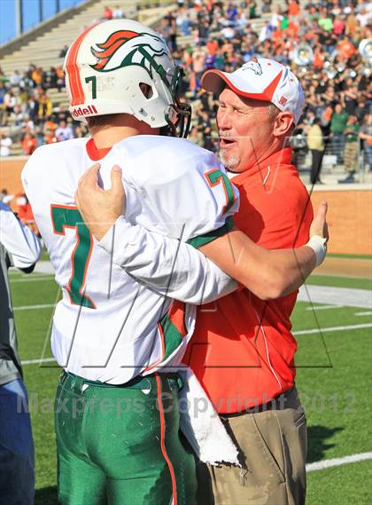 Thumbnail 1 in East Lincoln vs. Tarboro (NCHSAA 2A Final) photogallery.