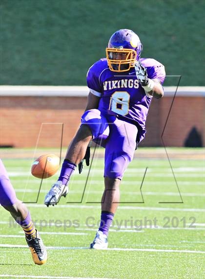 Thumbnail 3 in East Lincoln vs. Tarboro (NCHSAA 2A Final) photogallery.