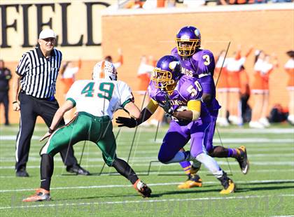 Thumbnail 3 in East Lincoln vs. Tarboro (NCHSAA 2A Final) photogallery.