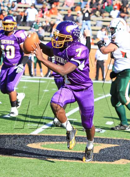 Thumbnail 1 in East Lincoln vs. Tarboro (NCHSAA 2A Final) photogallery.
