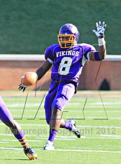 Thumbnail 2 in East Lincoln vs. Tarboro (NCHSAA 2A Final) photogallery.