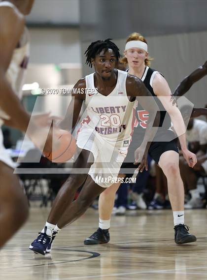 Thumbnail 3 in Liberty Heights vs Northside Christian Academy photogallery.