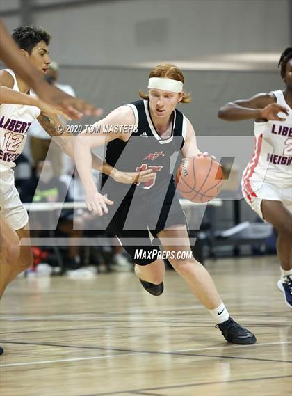 Thumbnail 3 in Liberty Heights vs Northside Christian Academy photogallery.