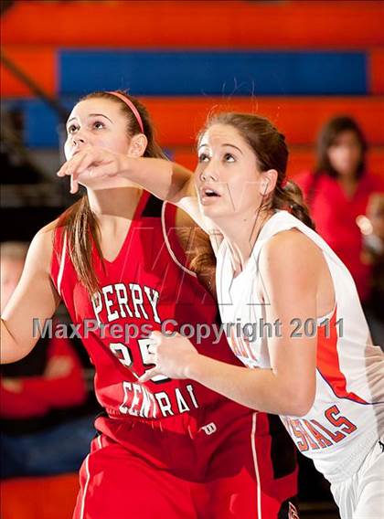 Thumbnail 3 in Perry County Central @ Marshall County (Marshall County Hoopfest) photogallery.