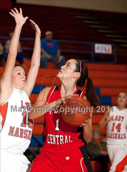 Thumbnail 3 in Perry County Central @ Marshall County (Marshall County Hoopfest) photogallery.