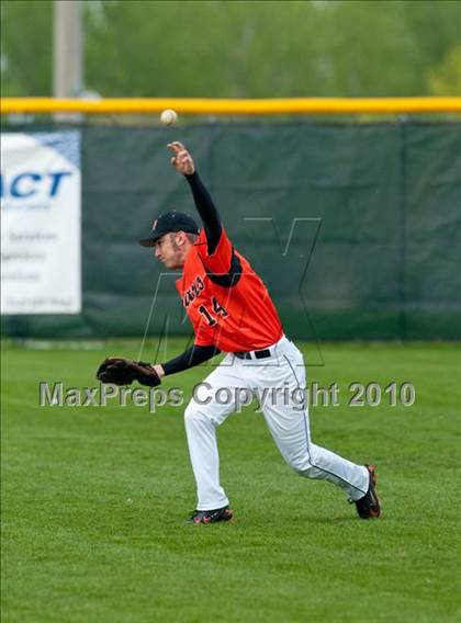 Thumbnail 1 in White Bear Lake vs Mounds View photogallery.
