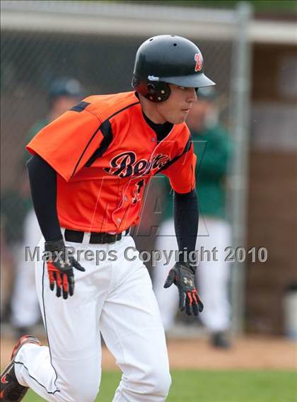 Thumbnail 1 in White Bear Lake vs Mounds View photogallery.