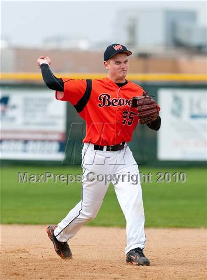 Thumbnail 1 in White Bear Lake vs Mounds View photogallery.