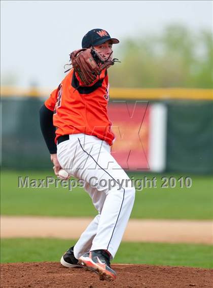Thumbnail 1 in White Bear Lake vs Mounds View photogallery.