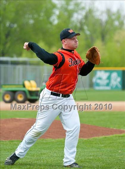 Thumbnail 1 in White Bear Lake vs Mounds View photogallery.