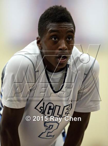Thumbnail 2 in Sand Creek vs. Valor Christian (CHSAA 4A Sweet 16) photogallery.