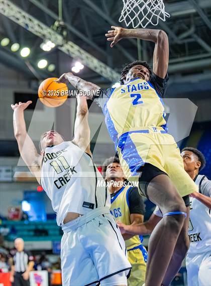 Thumbnail 2 in Goose Creek vs Berkeley (SCHSL 5A Div 2 Semifinal) photogallery.