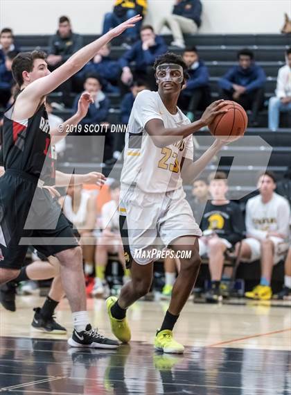 Thumbnail 1 in Mountain View v Aragon (CIF CCS D2 Semifinals) photogallery.