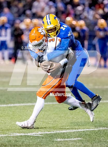Thumbnail 2 in San Jacinto vs Grant (CIF D3-AA Final) photogallery.