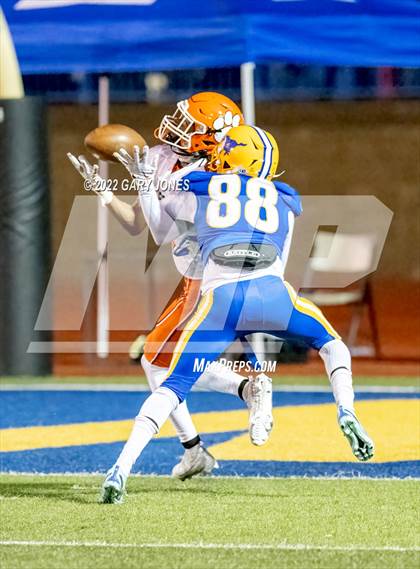 Thumbnail 2 in San Jacinto vs Grant (CIF D3-AA Final) photogallery.