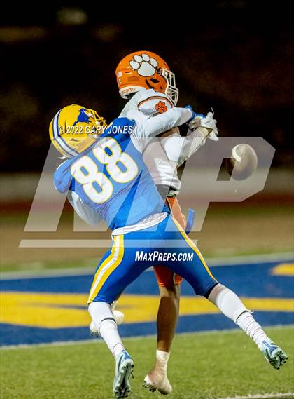 Thumbnail 1 in San Jacinto vs Grant (CIF D3-AA Final) photogallery.