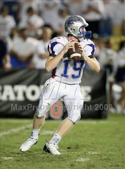 Thumbnail 1 in Byrnes @ Aquinas photogallery.