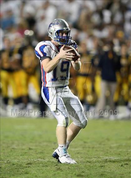 Thumbnail 2 in Byrnes @ Aquinas photogallery.