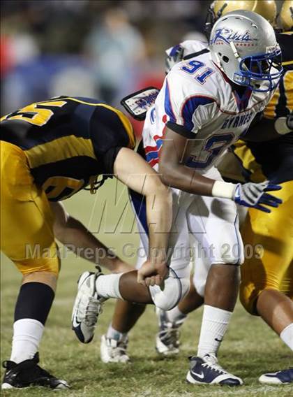 Thumbnail 1 in Byrnes @ Aquinas photogallery.
