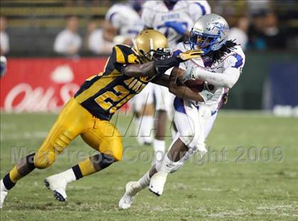 Thumbnail 3 in Byrnes @ Aquinas photogallery.