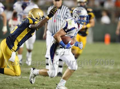 Thumbnail 1 in Byrnes @ Aquinas photogallery.
