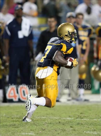 Thumbnail 2 in Byrnes @ Aquinas photogallery.