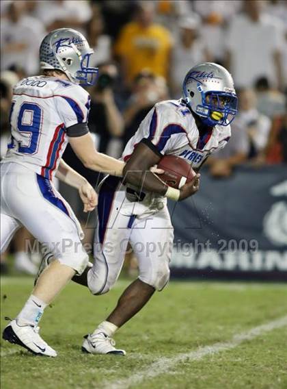 Thumbnail 2 in Byrnes @ Aquinas photogallery.