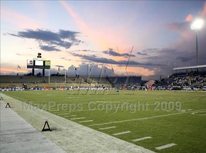 Thumbnail 2 in Byrnes @ Aquinas photogallery.