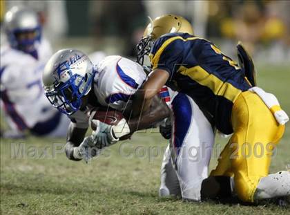 Thumbnail 1 in Byrnes @ Aquinas photogallery.