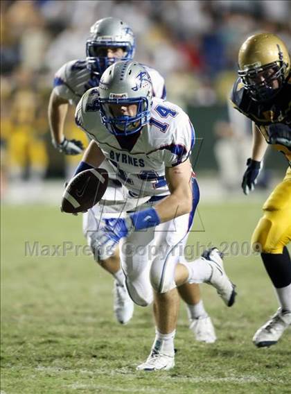 Thumbnail 3 in Byrnes @ Aquinas photogallery.