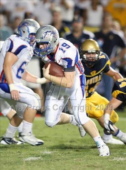 Thumbnail 2 in Byrnes @ Aquinas photogallery.