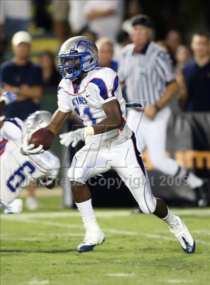 Thumbnail 2 in Byrnes @ Aquinas photogallery.