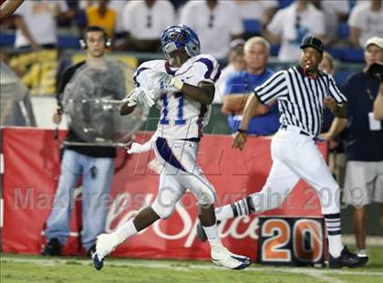 Thumbnail 1 in Byrnes @ Aquinas photogallery.
