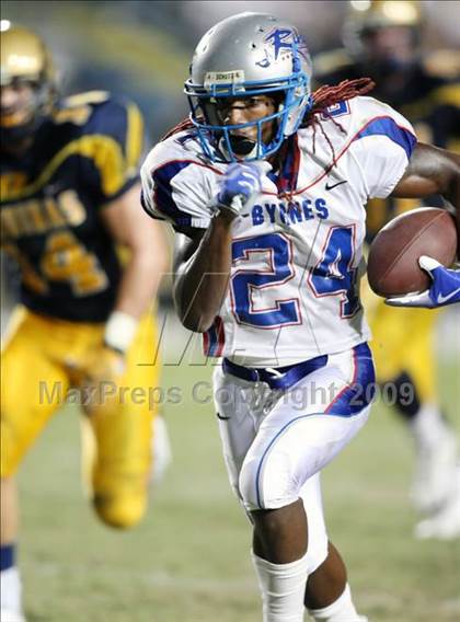 Thumbnail 1 in Byrnes @ Aquinas photogallery.