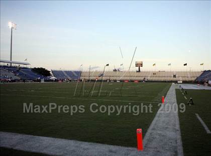 Thumbnail 1 in Byrnes @ Aquinas photogallery.