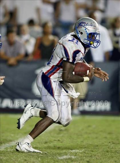 Thumbnail 2 in Byrnes @ Aquinas photogallery.